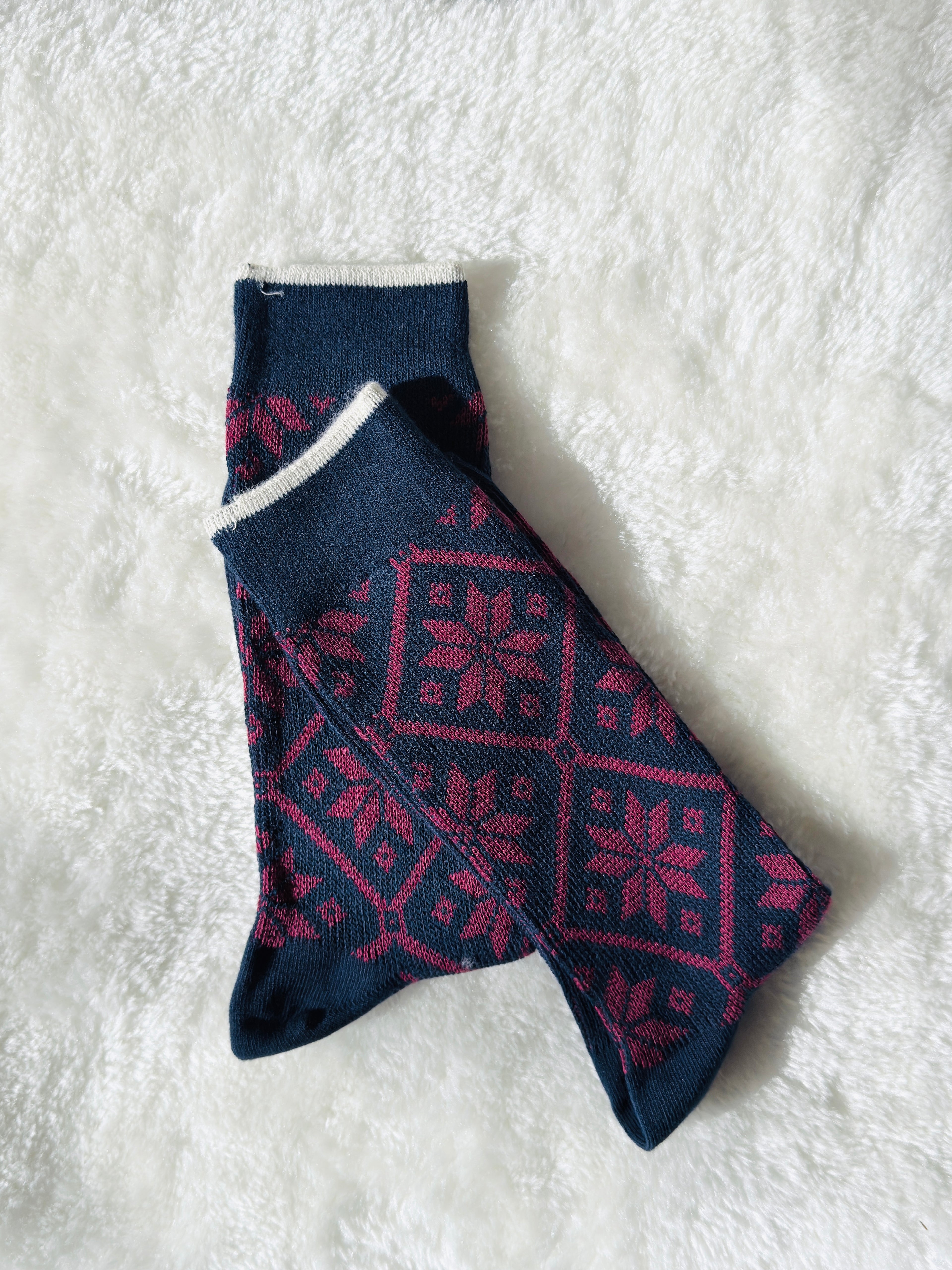 Snowflake Pattern Cozy Socks