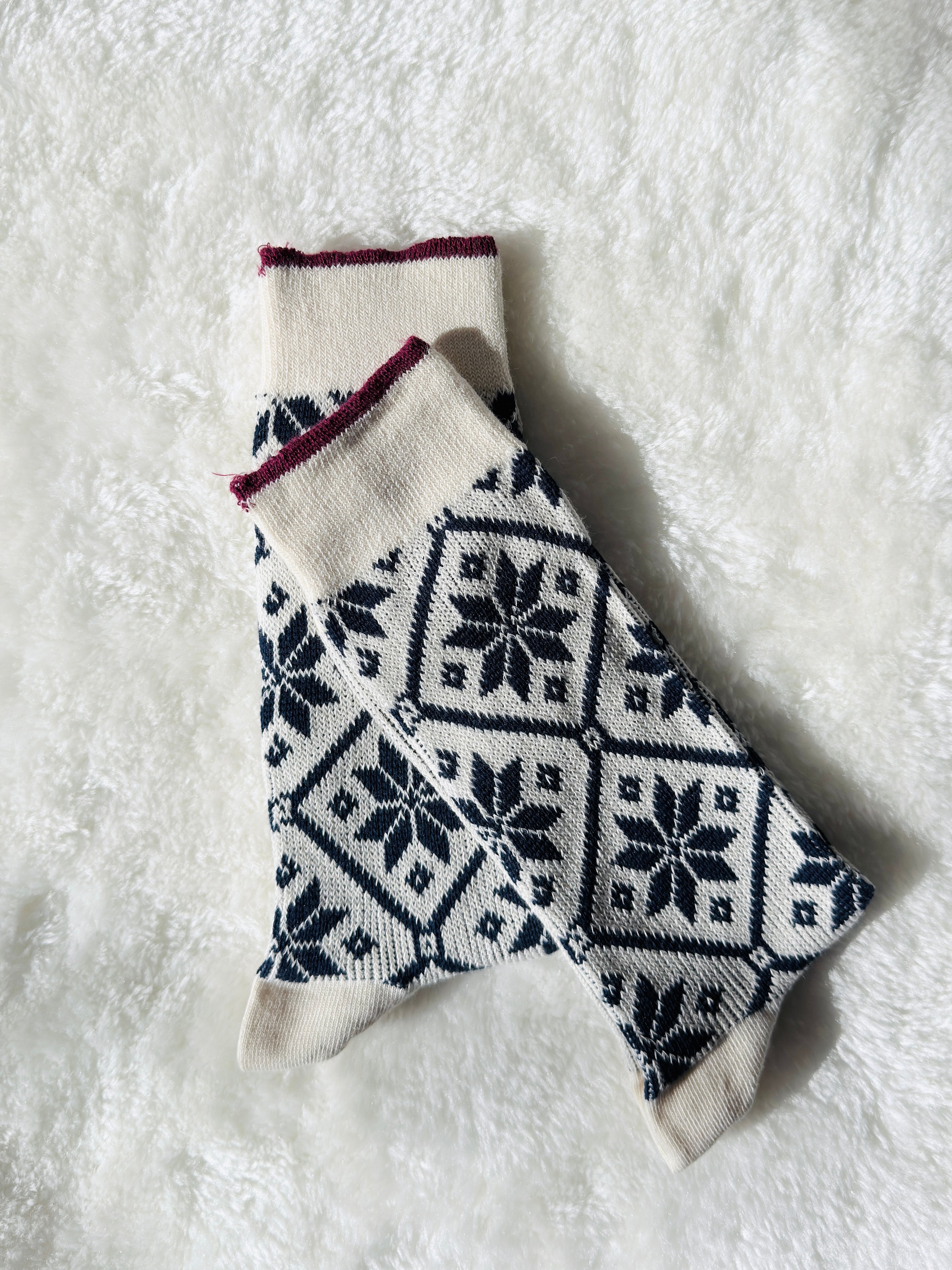 Snowflake Pattern Cozy Socks